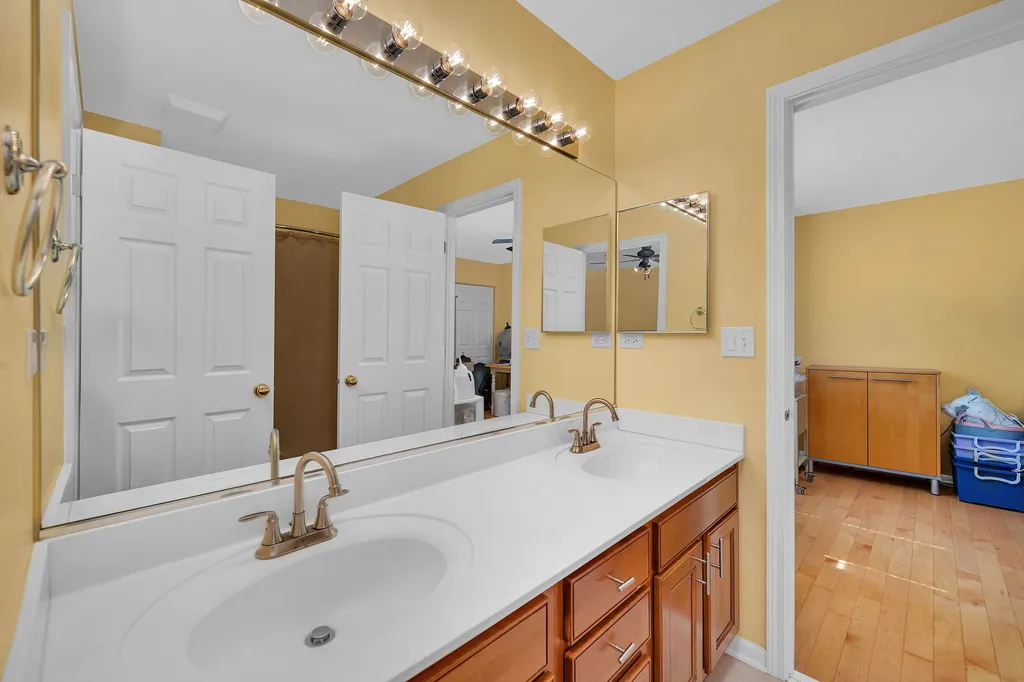 2501 Red Oak Court Plainfield IL 60586