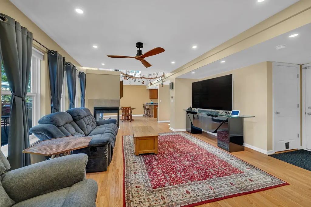 2501 Red Oak Court Plainfield IL 60586