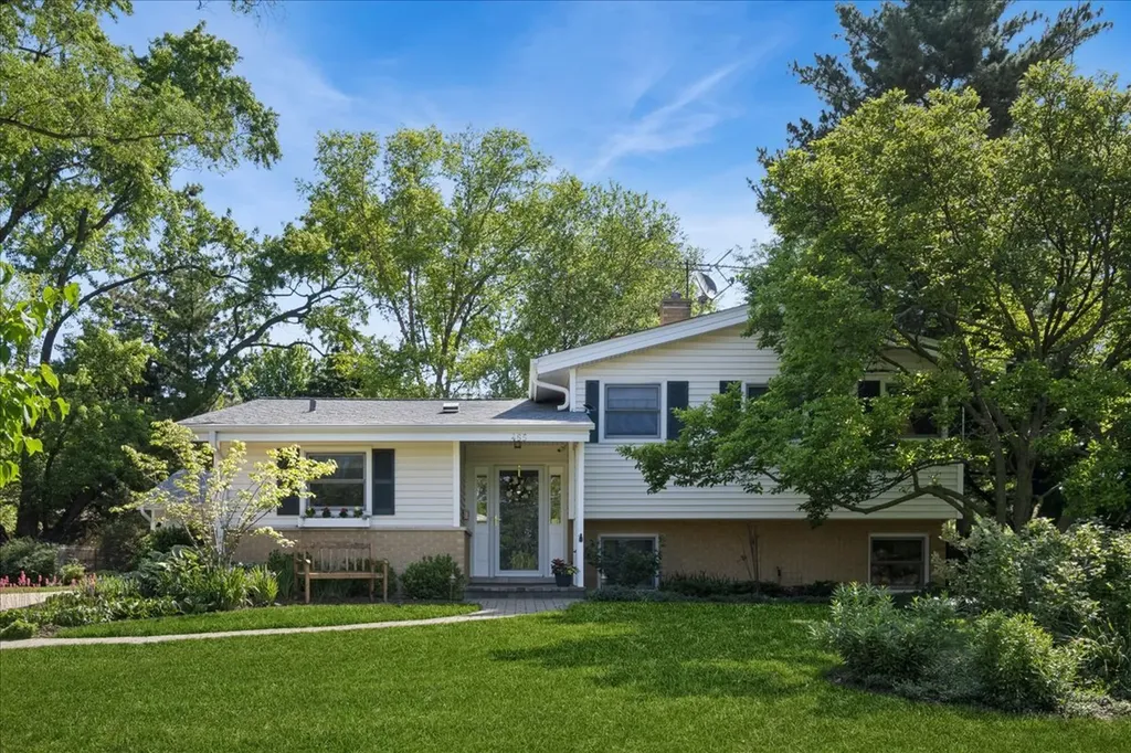 465 Princeton Lane Deerfield IL 60015
