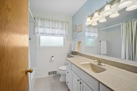 465 Princeton Lane Deerfield IL 60015