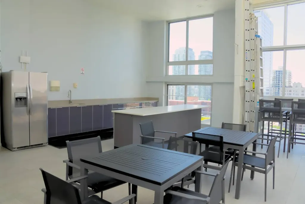 1221 North Dearborn Parkway Chicago IL 60610