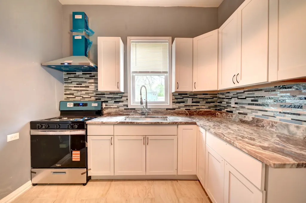 135 West 109th Place Chicago IL 60628