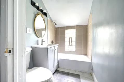 135 West 109th Place Chicago IL 60628