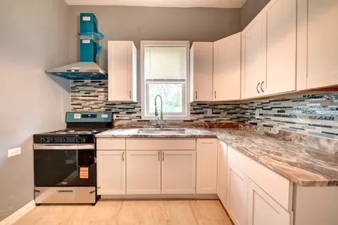 135 West 109th Place Chicago IL 60628