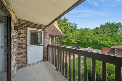 525 Cumnor Road Westmont IL 60559