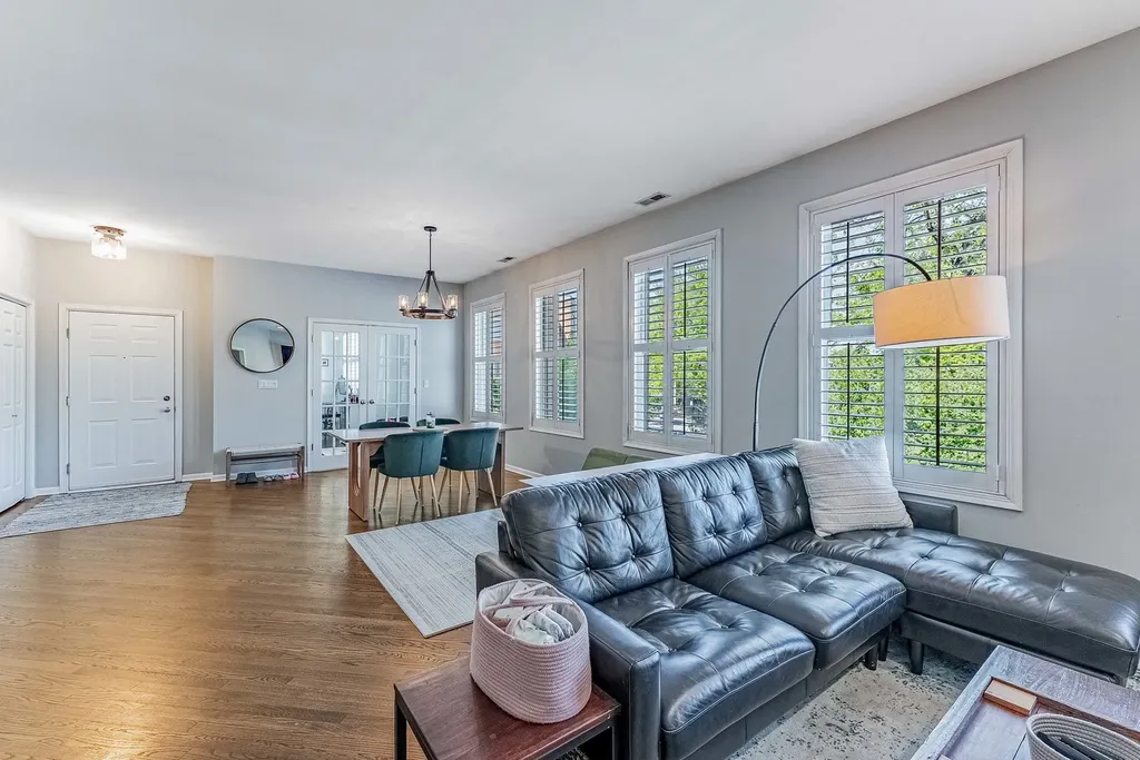4157 North Kenmore Avenue Chicago IL 60613