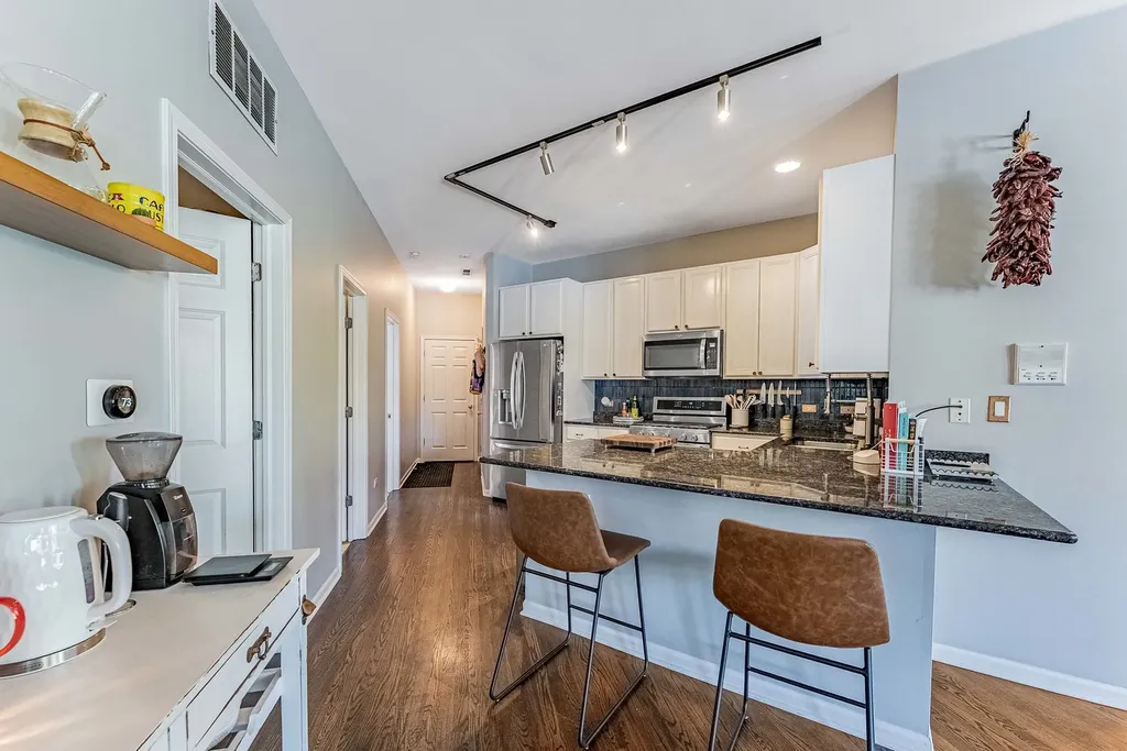 4157 North Kenmore Avenue Chicago IL 60613