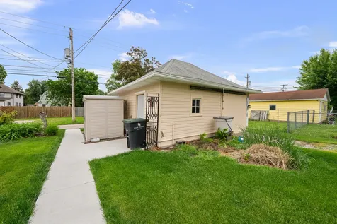 1537 43RD Street Rock Island IL 61201