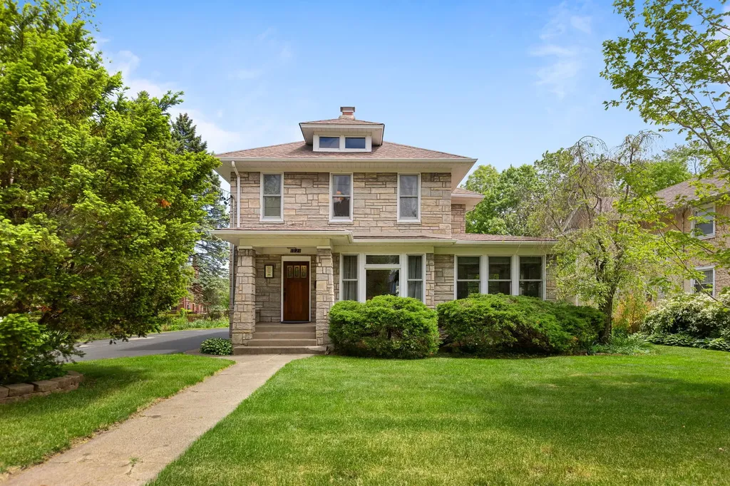 1021 North Sheridan Road Waukegan IL 60085