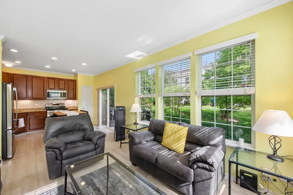 10003 Cummings Street Huntley IL 60142