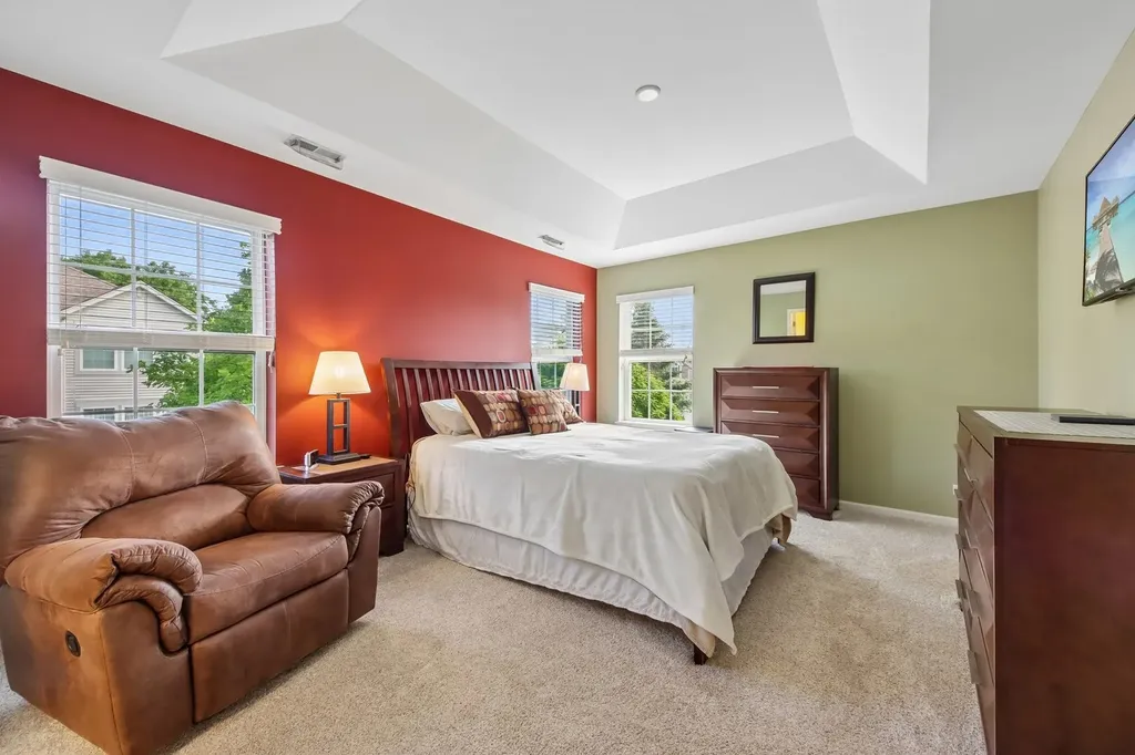 10003 Cummings Street Huntley IL 60142