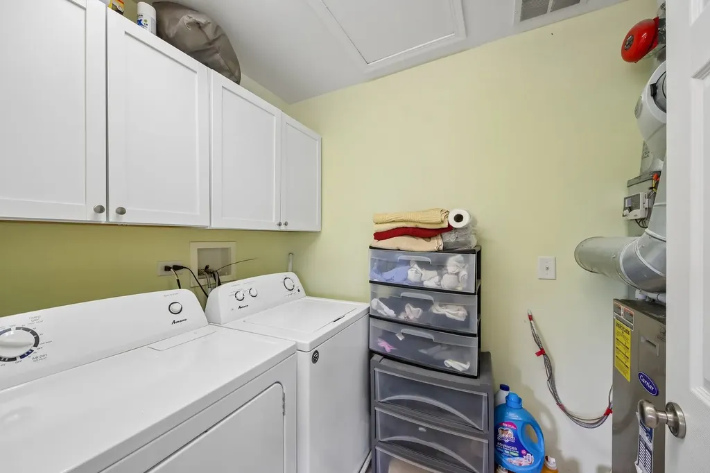 10003 Cummings Street Huntley IL 60142