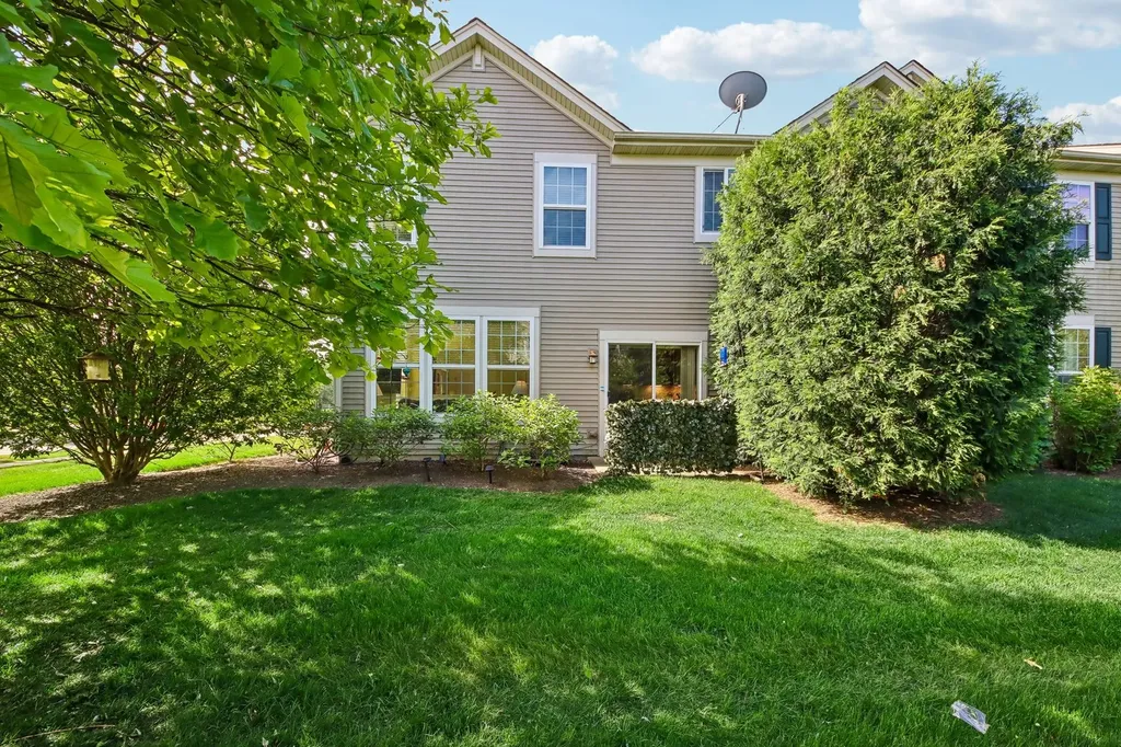 10003 Cummings Street Huntley IL 60142