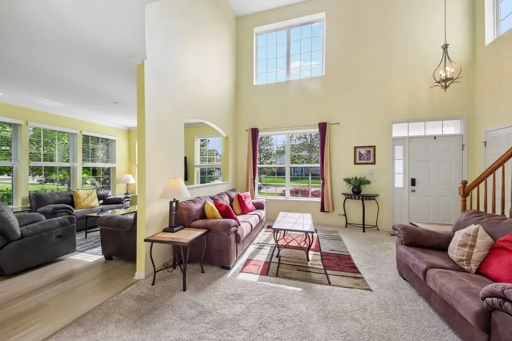 10003 Cummings Street Huntley IL 60142