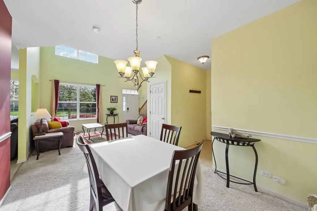 10003 Cummings Street Huntley IL 60142