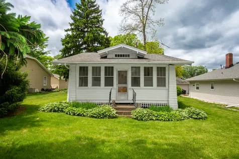 42986 North Lenora Street Antioch IL 60002