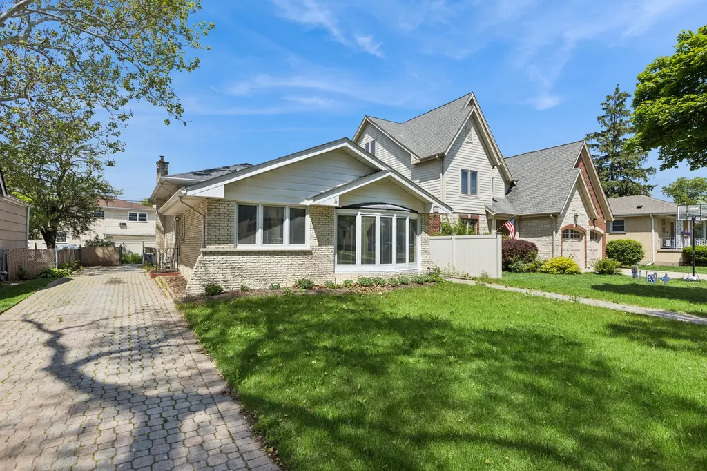 928 South 6th Avenue La Grange IL 60525