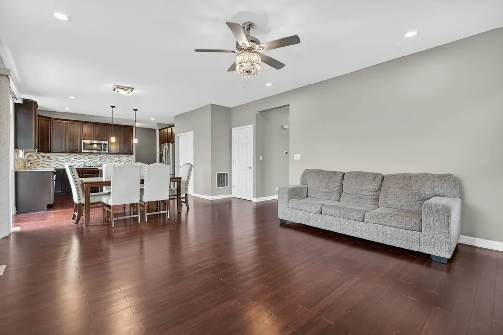 12807 Timber Wood Circle Plainfield IL 60585