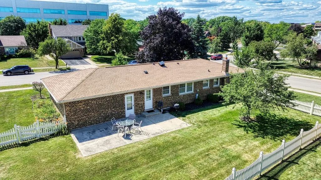 497 Julie Drive Schaumburg IL 60193