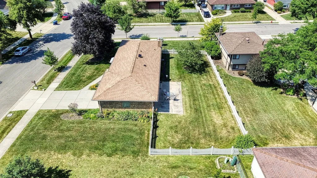 497 Julie Drive Schaumburg IL 60193