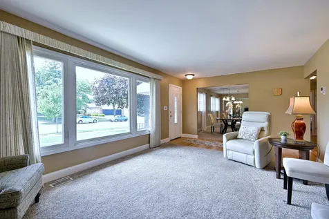 497 Julie Drive Schaumburg IL 60193