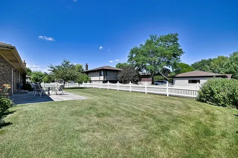 497 Julie Drive Schaumburg IL 60193