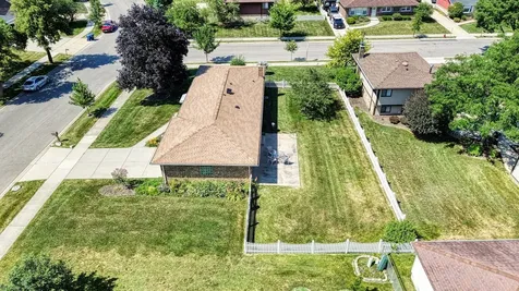 497 Julie Drive Schaumburg IL 60193