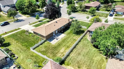 497 Julie Drive Schaumburg IL 60193
