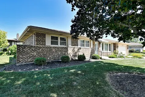 497 Julie Drive Schaumburg IL 60193