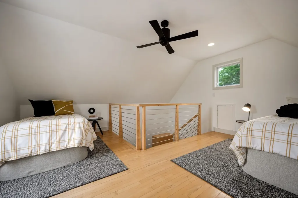 2147 North Claremont Avenue Chicago IL 60647