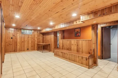 409 Hubbard Avenue Elgin IL 60123