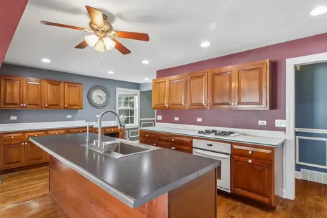 409 Hubbard Avenue Elgin IL 60123