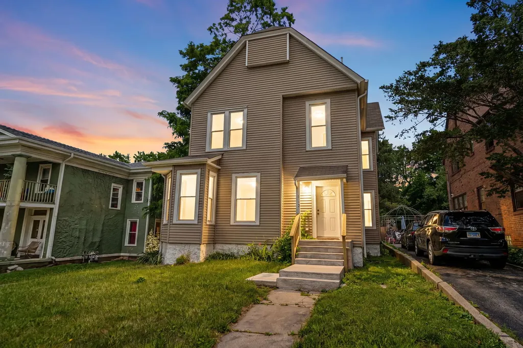 712 North Court Street Rockford IL 61103
