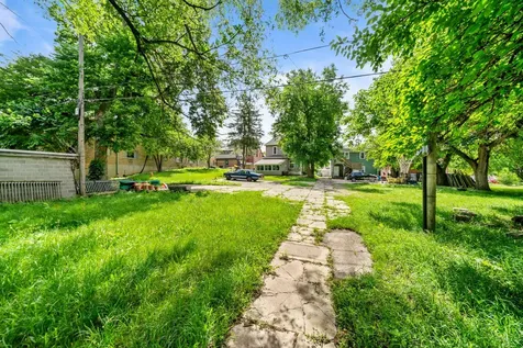 712 North Court Street Rockford IL 61103
