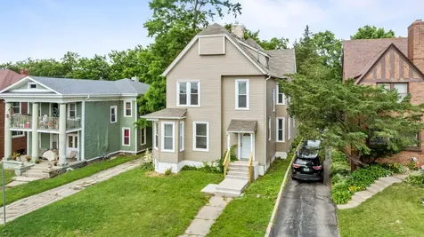 712 North Court Street Rockford IL 61103