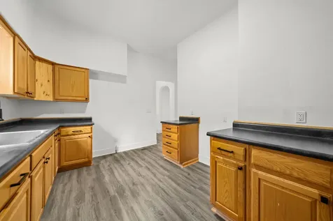 712 North Court Street Rockford IL 61103