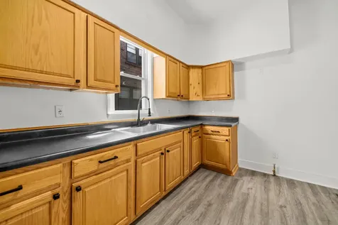 712 North Court Street Rockford IL 61103