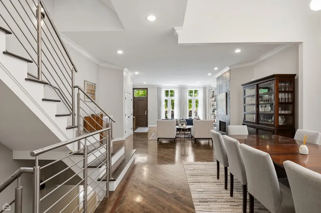 1752 West Erie Street Chicago IL 60622