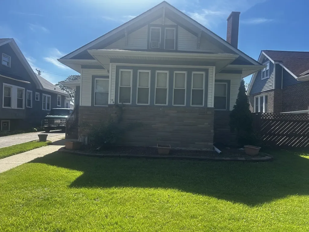 142 South 18th Avenue Maywood IL 60153