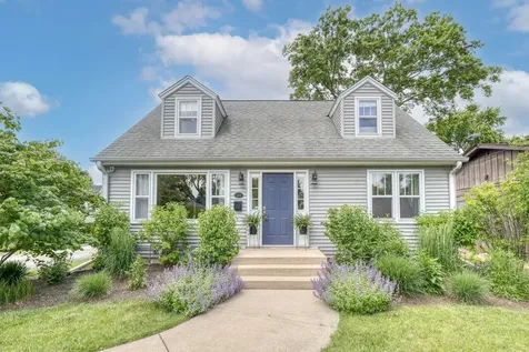 624 North Lincoln Avenue Geneva IL 60134