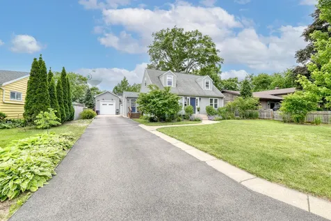 624 North Lincoln Avenue Geneva IL 60134