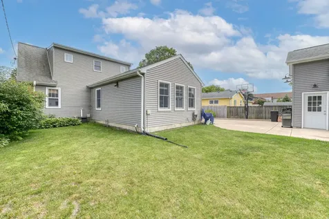 624 North Lincoln Avenue Geneva IL 60134
