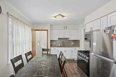 8240 45TH Street Lyons IL 60534