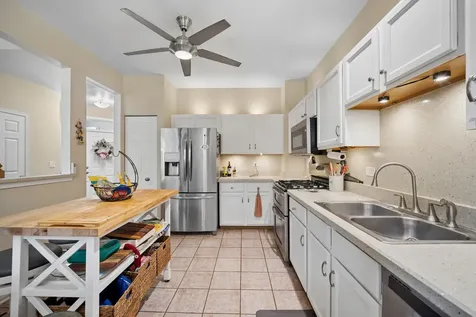 516 King Avenue East Dundee IL 60118