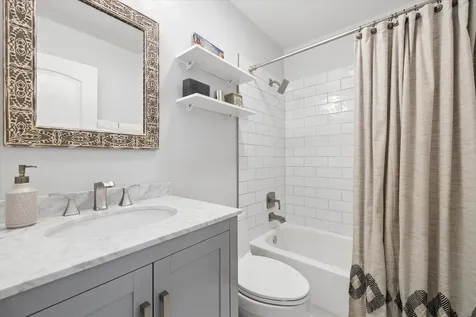 2026 North Charter Point Drive Arlington Heights IL 60004