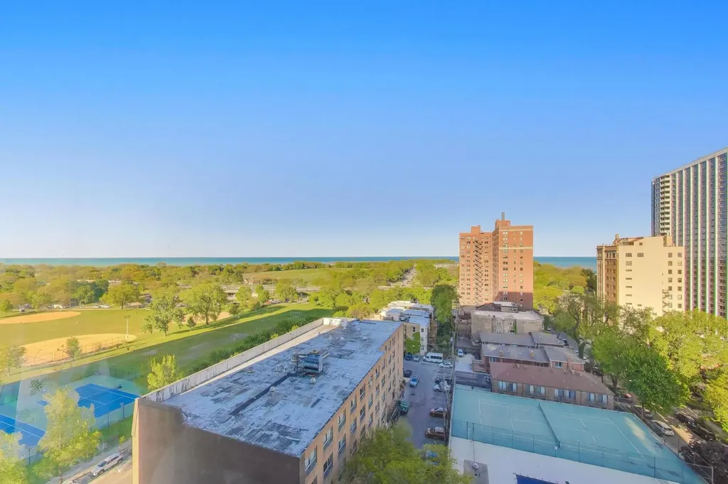 4343 North Clarendon Avenue Chicago IL 60613