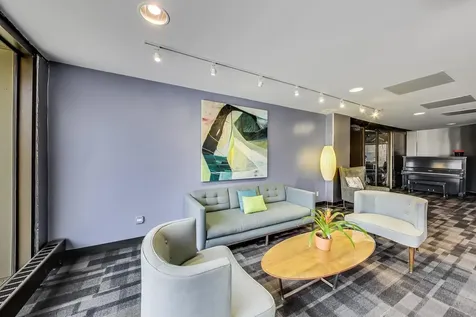 4343 North Clarendon Avenue Chicago IL 60613