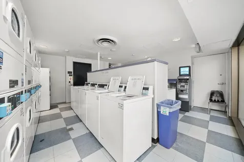 4343 North Clarendon Avenue Chicago IL 60613