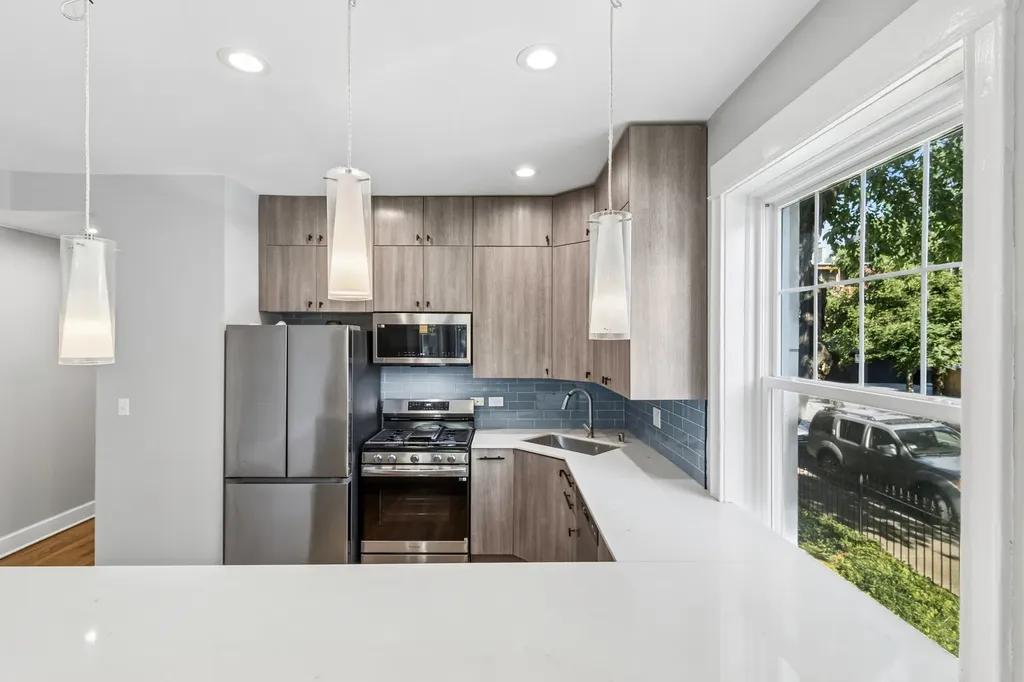 3801 North Wilton Avenue Chicago IL 60613