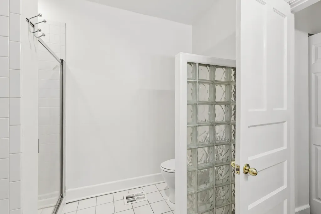 3801 North Wilton Avenue Chicago IL 60613